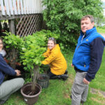 http://Belleisle%20Watershed%20Coalition%20staff%20gathering%20the%20potted%20trees